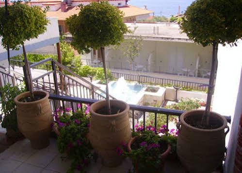 Coralli Holidays Loutra  المظهر الخارجي الصورة