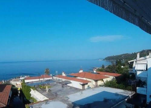 Coralli Holidays Loutra  المظهر الخارجي الصورة